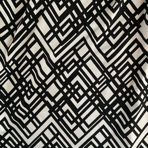 Calvin Klein Black And White Tank Top Blouse Size L - Picture 5 of 5